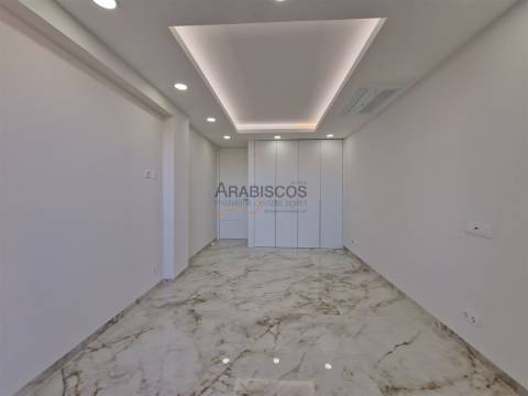 Apartamentos T3 - Varandas com 46 m2 - Piscina - Ar Condicionado - Piso Radiante - Lagos - Algarve