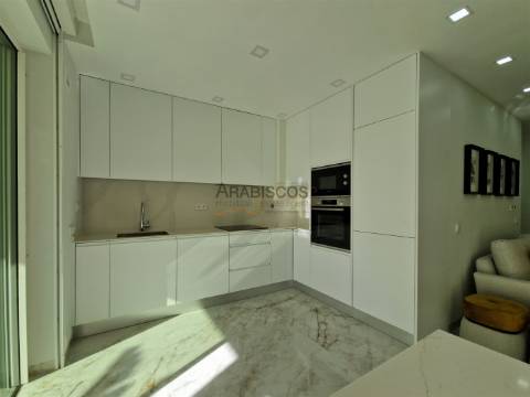 Apartamentos T2 - Varandas desde 29 m2 - Piscina - Ar Condicionado - Piso Radiante - Lagos - Algarve