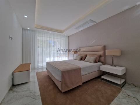 Apartamentos T2 - Varandas desde 29 m2 - Piscina - Ar Condicionado - Piso Radiante - Lagos - Algarve