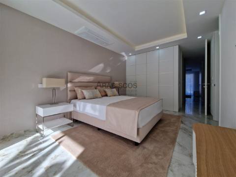 Apartamentos T2 - Varandas desde 29 m2 - Piscina - Ar Condicionado - Piso Radiante - Lagos - Algarve