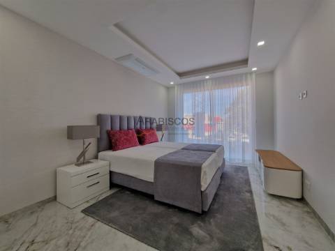 Apartamentos T2 - Varandas desde 29 m2 - Piscina - Ar Condicionado - Piso Radiante - Lagos - Algarve