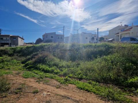 Lote de Terreno - Moradia Isolada - Cave - Piscina - Alto Alfarrobal - Portimão- Algarve