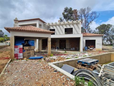 Moradia T4 Nova - Piscina - Ar Condicionado - Quartos com WC - Lareira - Garagem - Penina - Alvor