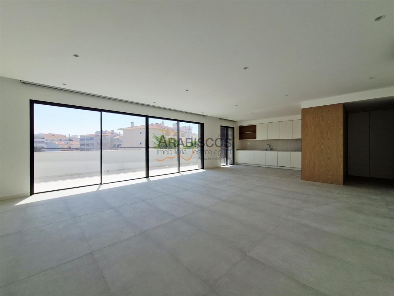 Apartamento T3 - Novo - Condomínio Privado - Piscina - 2 Garagens - Vale Lagar - Portimão - Algarve
