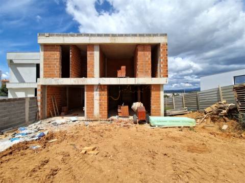 Moradia T4 - Piscina - Barbecue - Piso Radiante - Garagem -Vista Rio - Bela Vista - Lagoa - Algarve