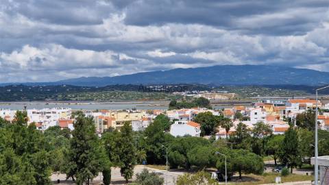Moradia T4 - Piscina - Barbecue - Piso Radiante - Garagem -Vista Rio - Bela Vista - Lagoa - Algarve
