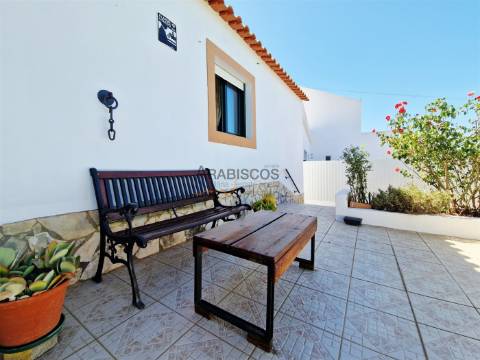 Moradia T2 - Remodelada - Terreno Vedado - Bons acessos - Rasmalho - Portimão - Algarve