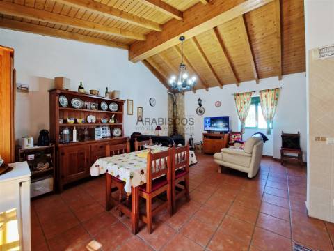 Moradia T2 - Remodelada - Terreno Vedado - Bons acessos - Rasmalho - Portimão - Algarve