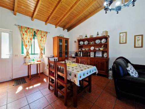 Moradia T2 - Remodelada - Terreno Vedado - Bons acessos - Rasmalho - Portimão - Algarve