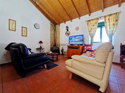 Moradia T2 - Remodelada - Terreno Vedado - Bons acessos - Rasmalho - Portimão - Algarve