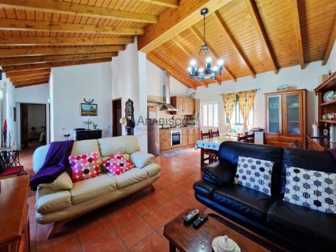 Moradia T2 - Remodelada - Terreno Vedado - Bons acessos - Rasmalho - Portimão - Algarve