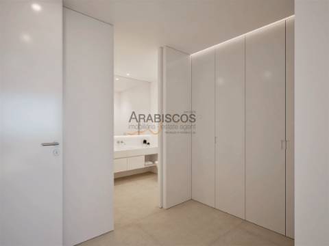 Moradia T4 - Vista Mar - Piscina - 4 Suítes - Piso Radiante - Ar Condicionado - Lagos - Algarve