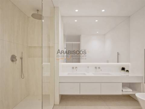 Moradia T4 - Vista Mar - Piscina - 4 Suítes - Piso Radiante - Ar Condicionado - Lagos - Algarve