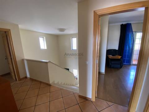 Moradia T4 - Piscina- Jardim- Bela Vista - Lagoa