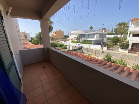 Moradia T4 - Piscina- Jardim- Bela Vista - Lagoa