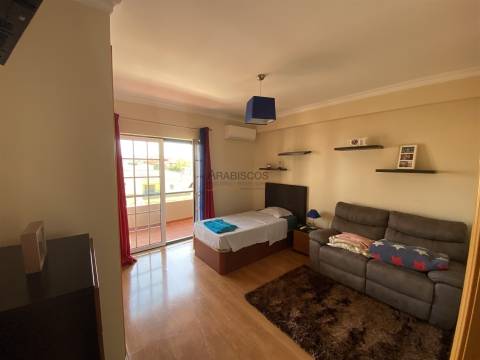 Moradia T4 - Piscina- Jardim- Bela Vista - Lagoa