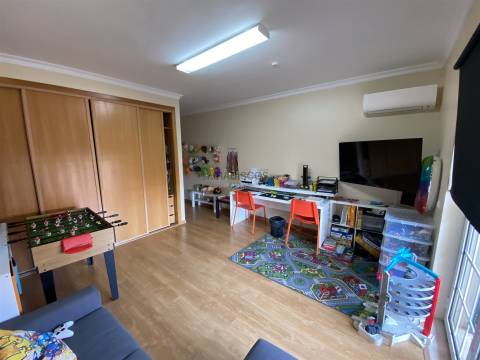 Moradia T4 - Piscina- Jardim- Bela Vista - Lagoa