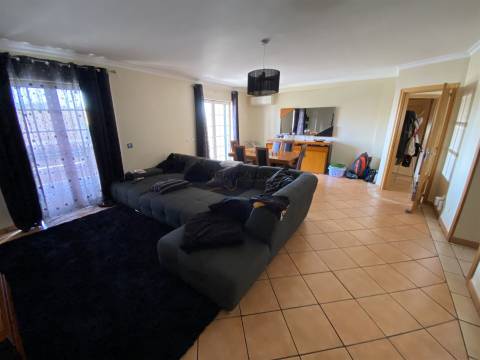 Moradia T4 - Piscina- Jardim- Bela Vista - Lagoa