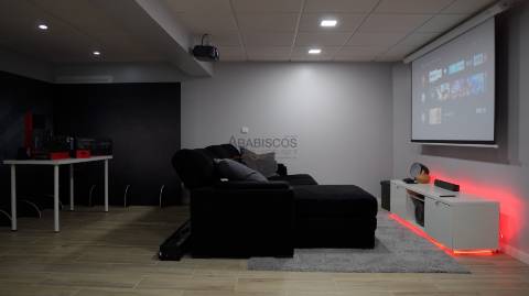 Moradia T4 - Piscina- Jardim- Bela Vista - Lagoa