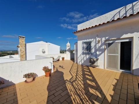 Moradia Tradicional T5 -  piscina - jardim - garagem - terraço com vistas desafogadas - Carvoeiro