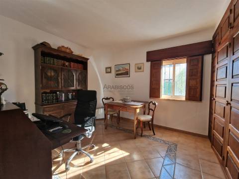 Moradia Tradicional T5 -  piscina - jardim - garagem - terraço com vistas desafogadas - Carvoeiro