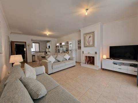 Excelente Apartamento T2 - remodelado - piscina - campo de golfe - Alto Golf - Alvor