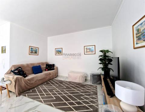 Apartamento T1 - Varanda - Vista Mar - Lugar de Garagem - Praia da Rocha - Portimão - Faro - Algarve