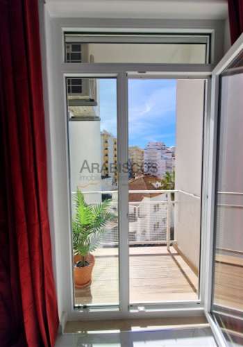 Apartamento T1 - Varanda - Vista Mar - Lugar de Garagem - Praia da Rocha - Portimão - Faro - Algarve