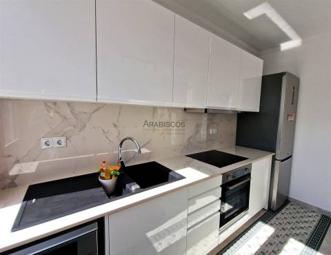 Apartamento T1 - Varanda - Vista Mar - Lugar de Garagem - Praia da Rocha - Portimão - Faro - Algarve