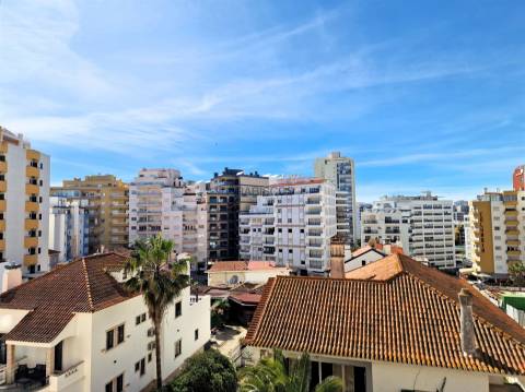 Apartamento T1 - Varanda - Vista Mar - Lugar de Garagem - Praia da Rocha - Portimão - Faro - Algarve