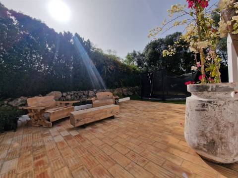 Moradia T4 - Terreno de 2.500 m2 - Piscina - Vista Campo - Serra e Mar - Portimão - Algarve