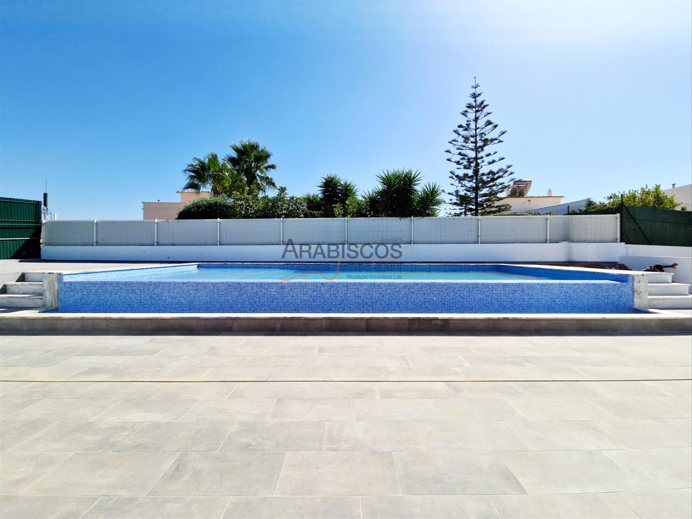 Moradia Isolada T3 - Piscina - Garagem 3 carros - Jardim - Monte Canelas - Portimão - Algarve