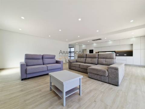 Moradia Isolada T3 - Piscina - Garagem 3 carros - Jardim - Monte Canelas - Portimão - Algarve