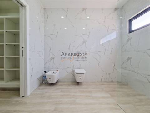 Moradia Isolada T3 - Piscina - Garagem 3 carros - Jardim - Monte Canelas - Portimão - Algarve