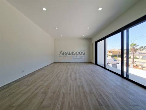 Moradia Isolada T3 - Piscina - Garagem 3 carros - Jardim - Monte Canelas - Portimão - Algarve