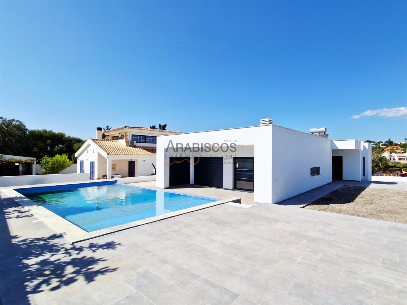 Moradia Isolada T3 - Piscina - Garagem 3 carros - Jardim - Monte Canelas - Portimão - Algarve