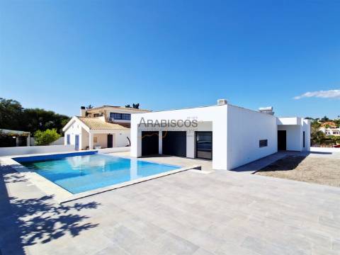Moradia Isolada T3 - Piscina - Garagem 3 carros - Jardim - Monte Canelas - Portimão - Algarve