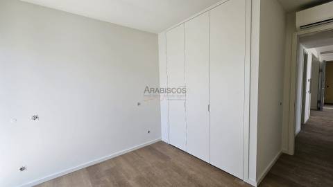 Apartamento T3 - Condomínio privado - piscina - Garagem - Alvor