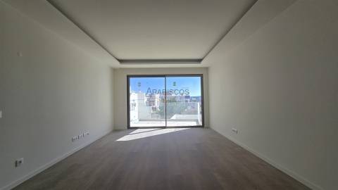 Apartamento T2 - Condominio privado - piscina - Garagem - Alvor