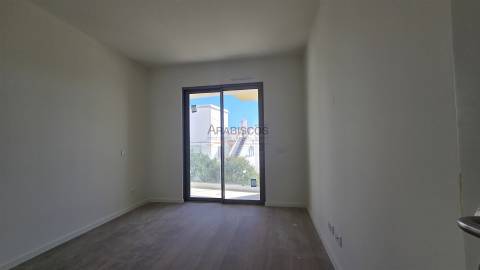 Apartamento T2 - Condominio privado - piscina - Garagem - Alvor
