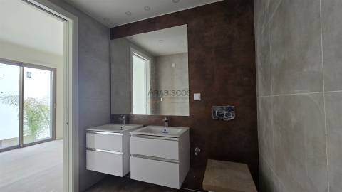 Apartamento T2 - Condominio privado - piscina - Garagem - Alvor