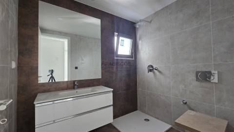 Apartamento T2 - Condominio privado - piscina - Garagem - Alvor