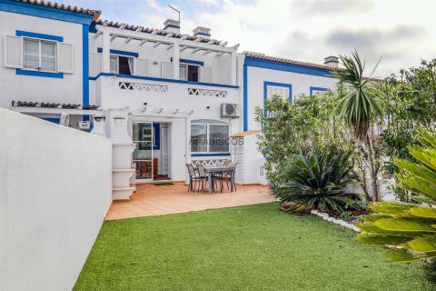 Moradia T3 - Sótão - Jardim - Varandas - Ferragudo - Algarve