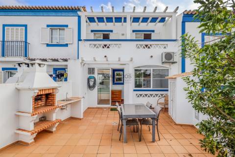 Moradia T3 - Sótão - Jardim - Varandas - Ferragudo - Algarve