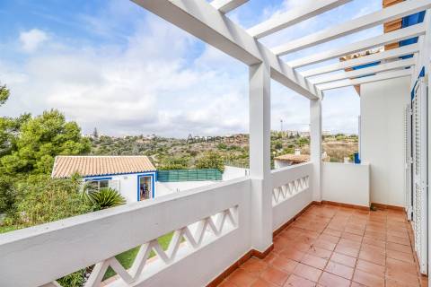 Moradia T3 - Sótão - Jardim - Varandas - Ferragudo - Algarve