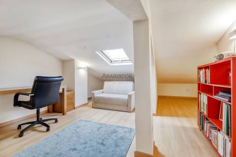 Moradia T3 - Sótão - Jardim - Varandas - Ferragudo - Algarve