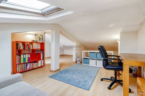 Moradia T3 - Sótão - Jardim - Varandas - Ferragudo - Algarve