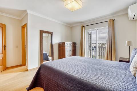 Moradia T3 - Sótão - Jardim - Varandas - Ferragudo - Algarve