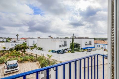 Moradia T3 - Sótão - Jardim - Varandas - Ferragudo - Algarve