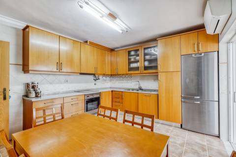 Moradia T3 - Sótão - Jardim - Varandas - Ferragudo - Algarve